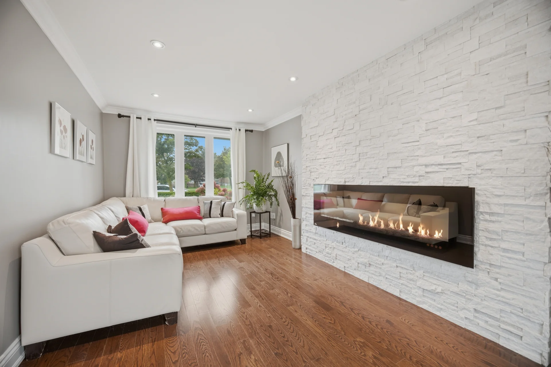 3687823