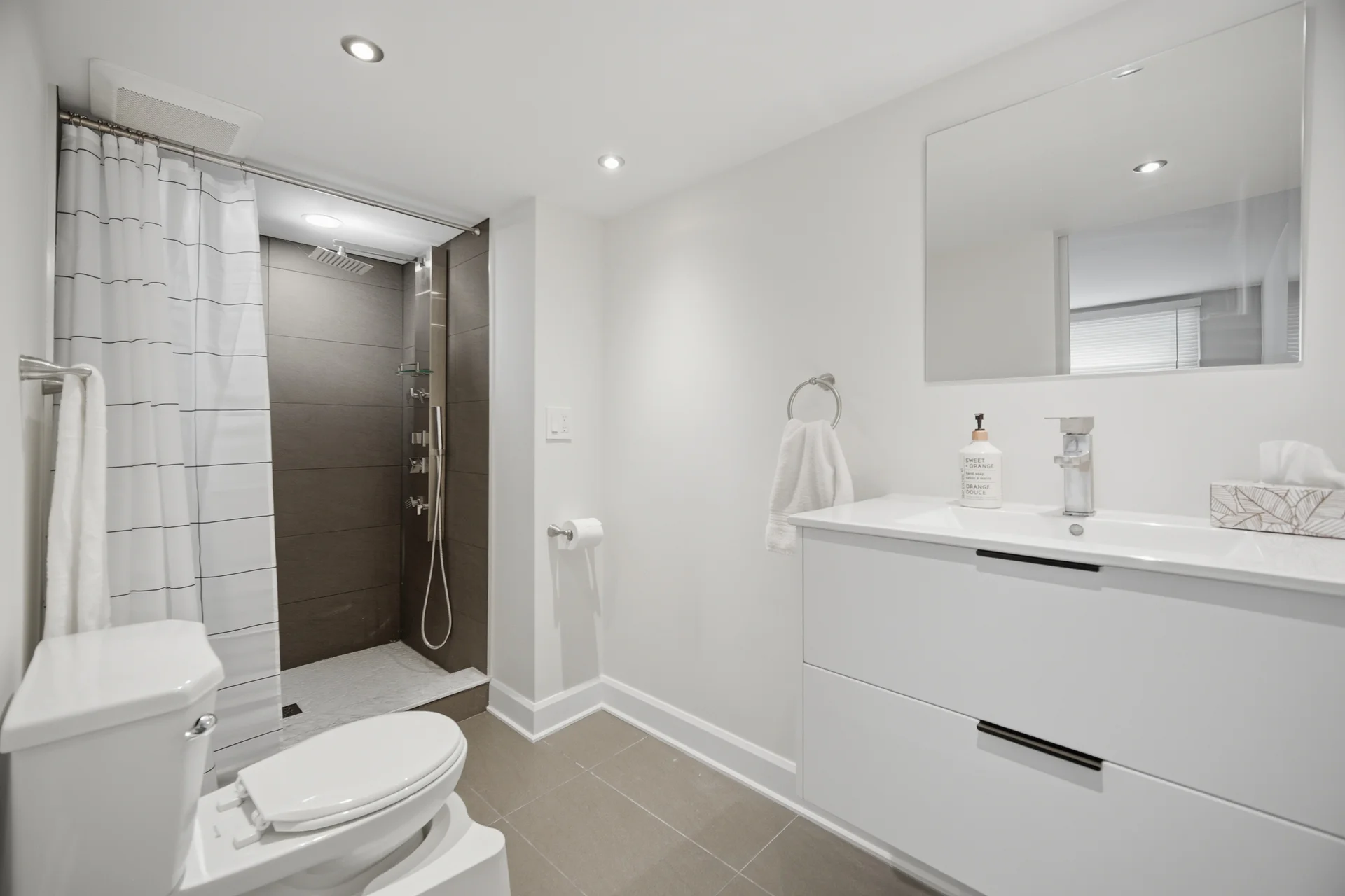 1 Lagos Road, Etobicoke - photo 37