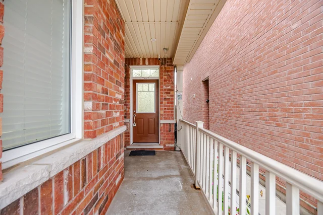 3 Fenchurch Drive, Brampton - photo 7