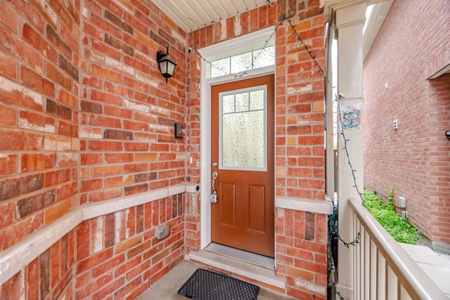 3 Fenchurch Drive, Brampton - photo 8
