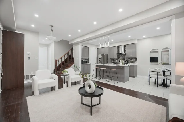 3 Fenchurch Drive, Brampton - photo 14