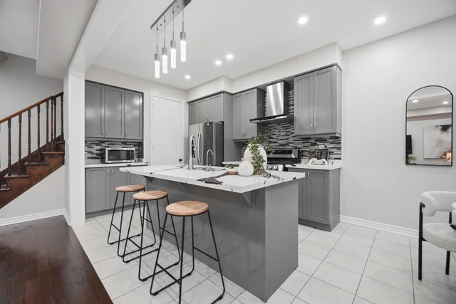 3 Fenchurch Drive, Brampton - photo 18
