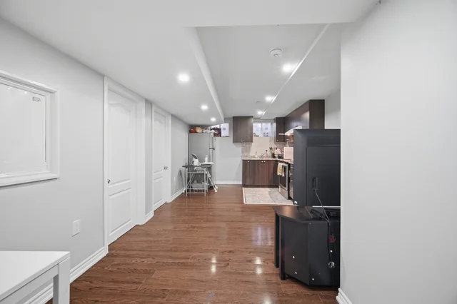 3 Fenchurch Drive, Brampton - photo 49