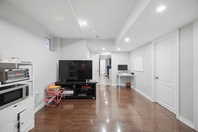 3 Fenchurch Drive, Brampton - photo 52
