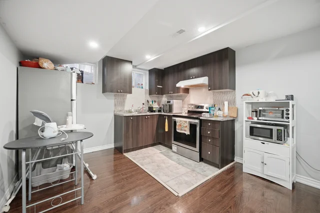 3 Fenchurch Drive, Brampton - photo 54
