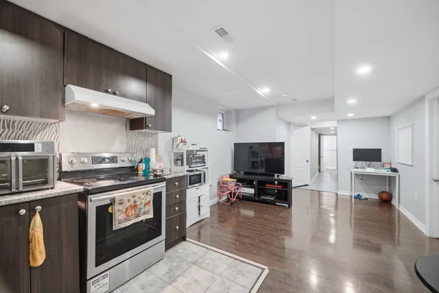 3 Fenchurch Drive, Brampton - photo 55
