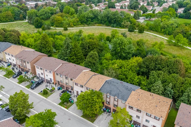 157 Moregate Crescent, Brampton - photo 3