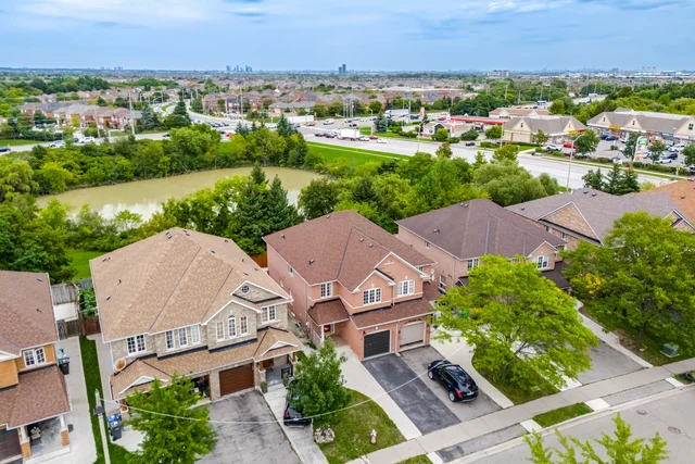 15 Revelstoke Place, Brampton - photo 3