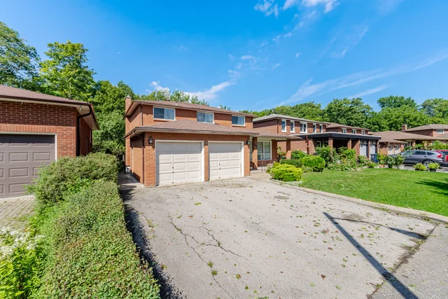 124 Stilecroft Drive, North York - photo 18
