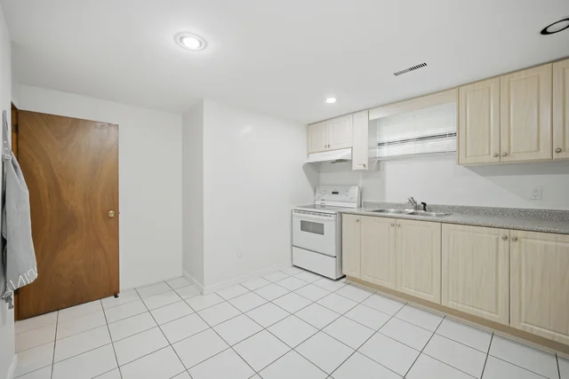 124 Stilecroft Drive, North York - photo 85