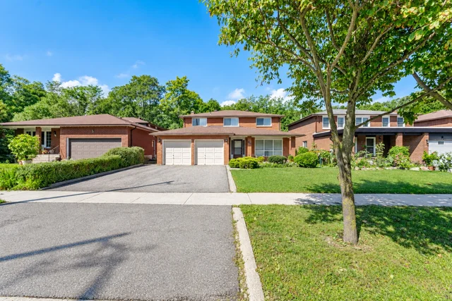 124 Stilecroft Drive, North York - photo 17