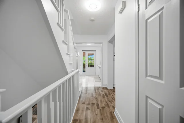 220 Mortimer Crescent, Milton - photo 12