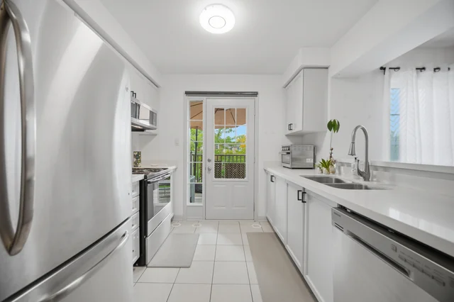 220 Mortimer Crescent, Milton - photo 21