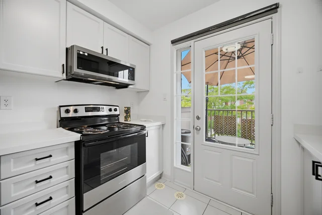 220 Mortimer Crescent, Milton - photo 22