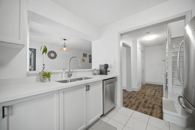 220 Mortimer Crescent, Milton - photo 23