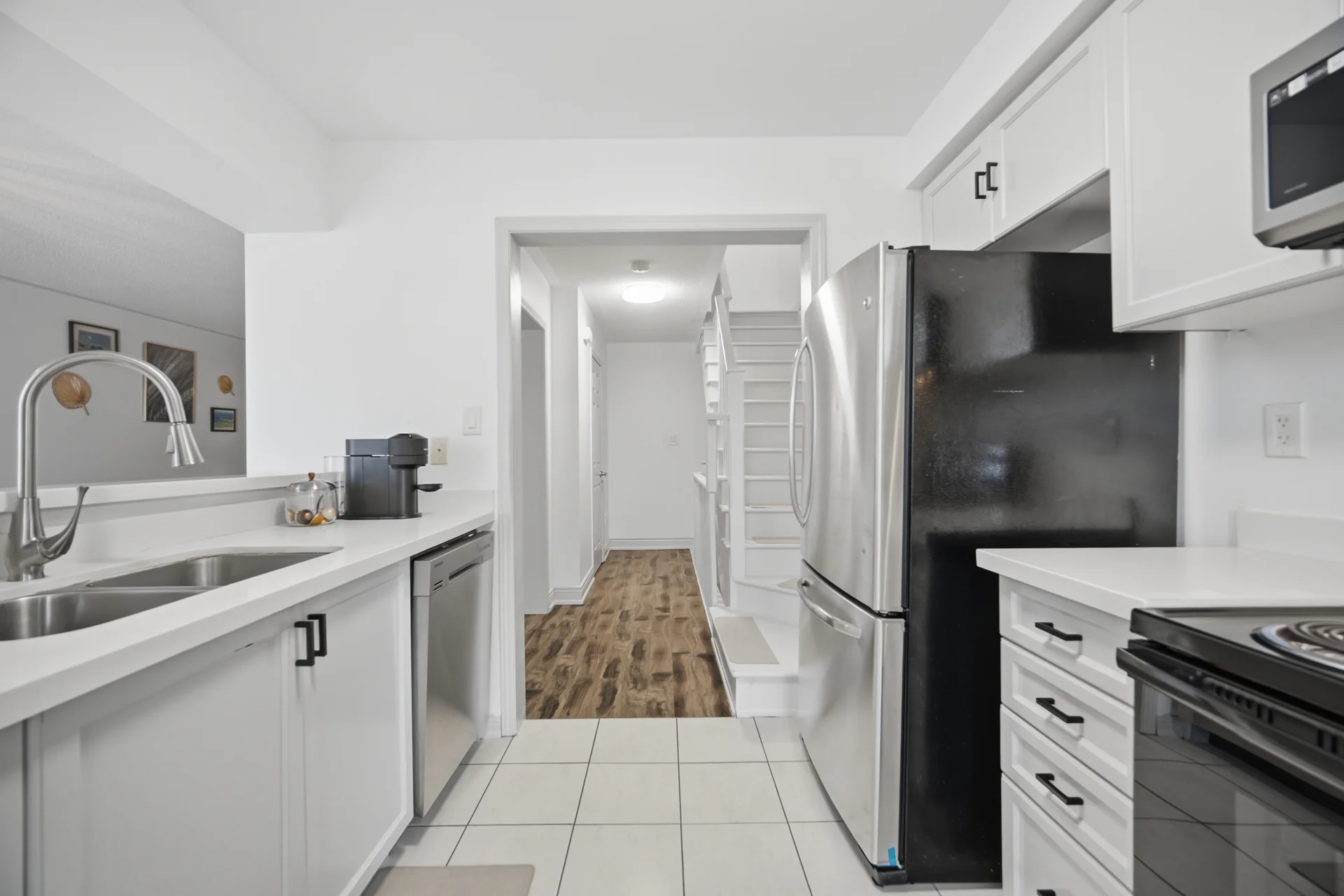220 Mortimer Crescent, Milton - photo 24