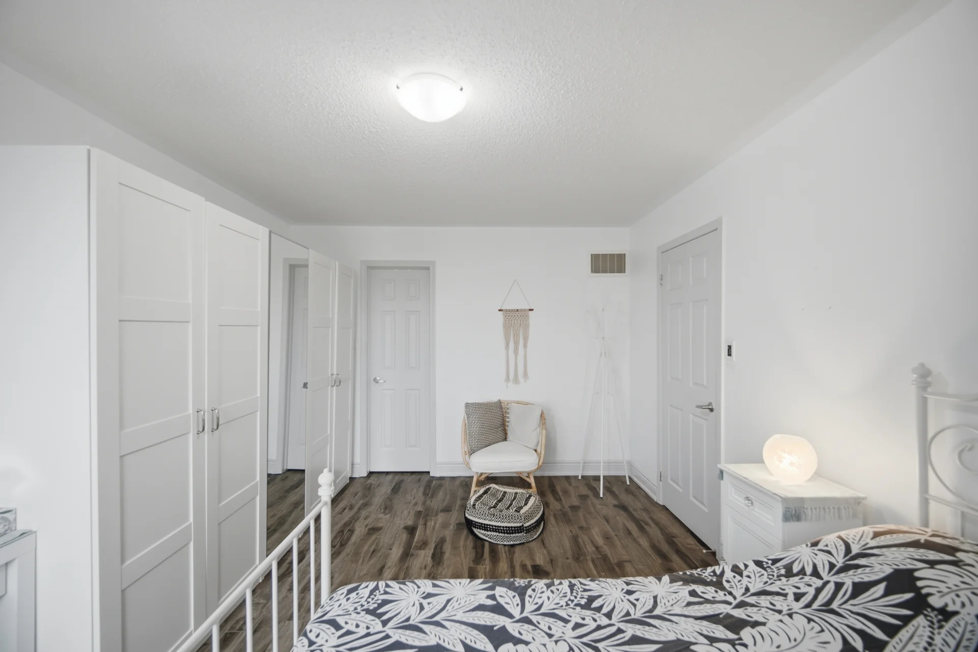 220 Mortimer Crescent, Milton - photo 38