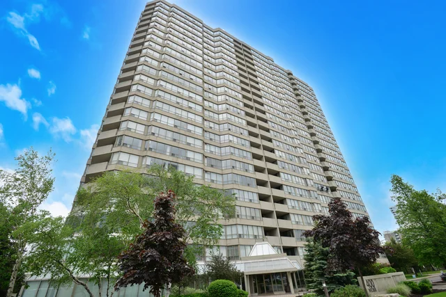 #1407-400 Webb Drive, Mississauga - photo 1