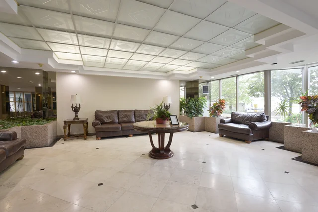 #1407-400 Webb Drive, Mississauga - photo 5