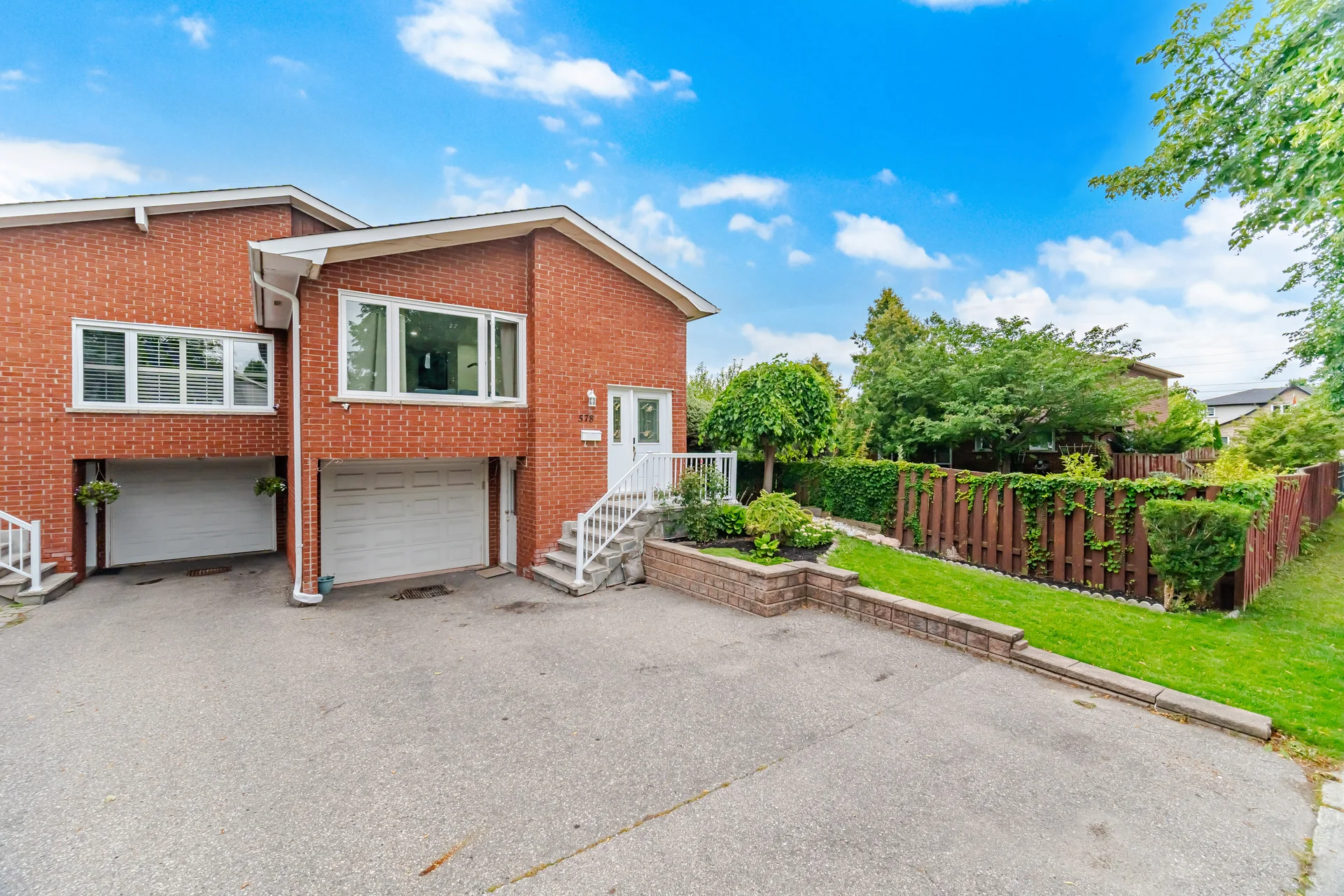 578 Cavell Drive, Mississauga - photo 4