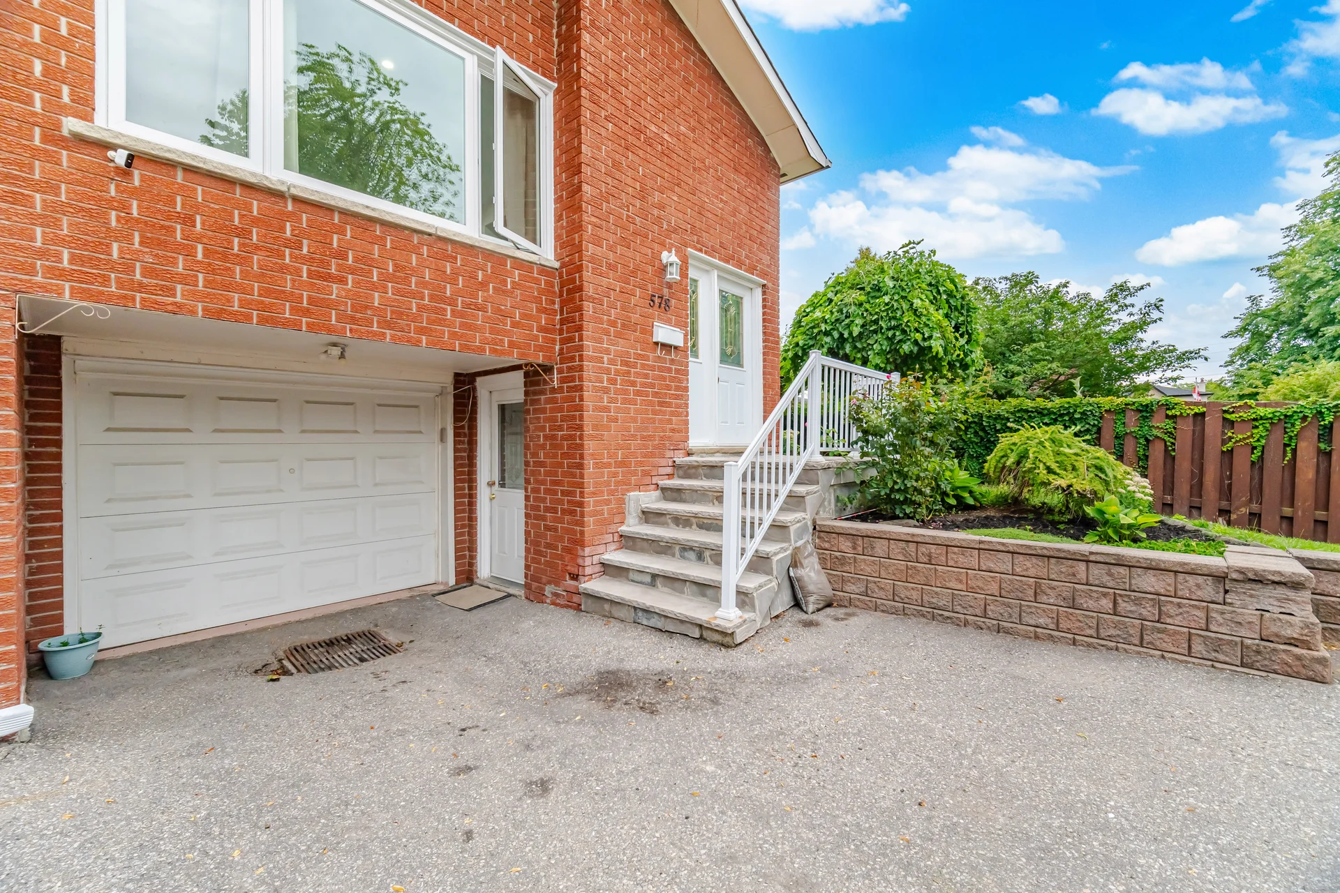 578 Cavell Drive, Mississauga - photo 5