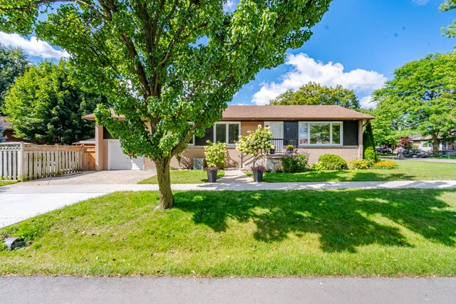 15 Velma Drive, Etobicoke - photo 2