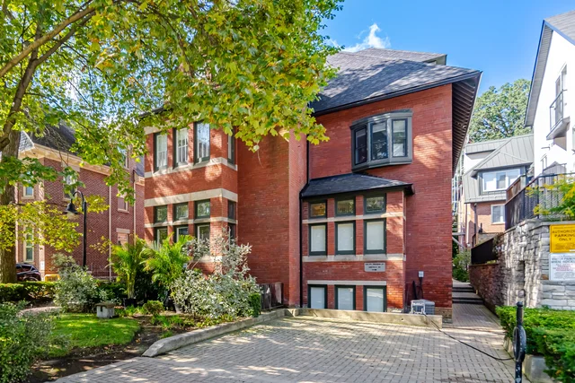 #10-228 St George Street, Toronto - photo 1