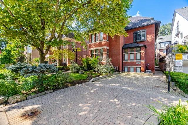 #10-228 St George Street, Toronto - photo 2