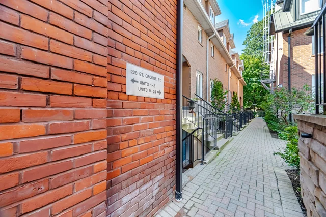 #10-228 St George Street, Toronto - photo 37