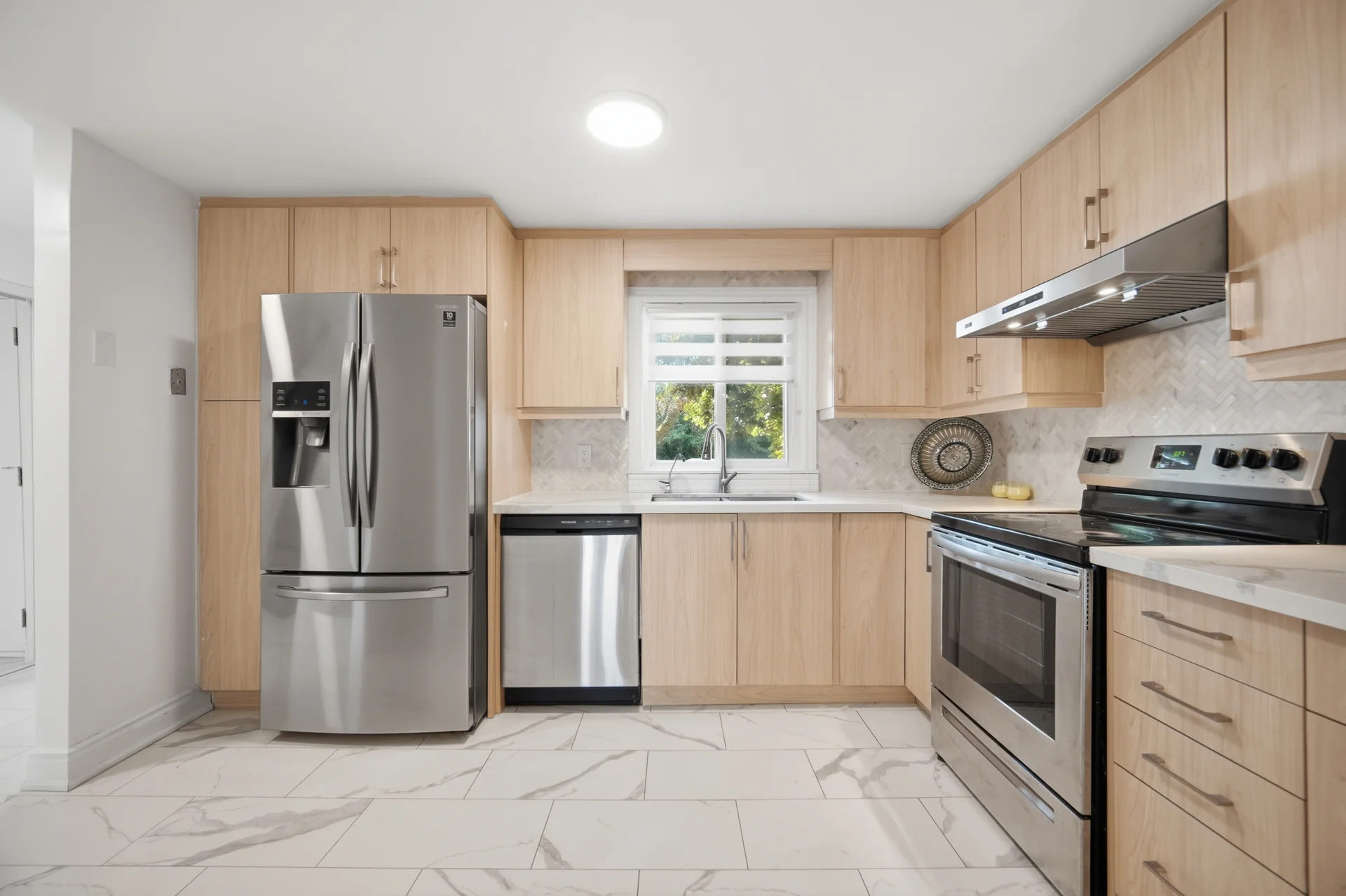 731 Elgin Street North, Cambridge - photo 16