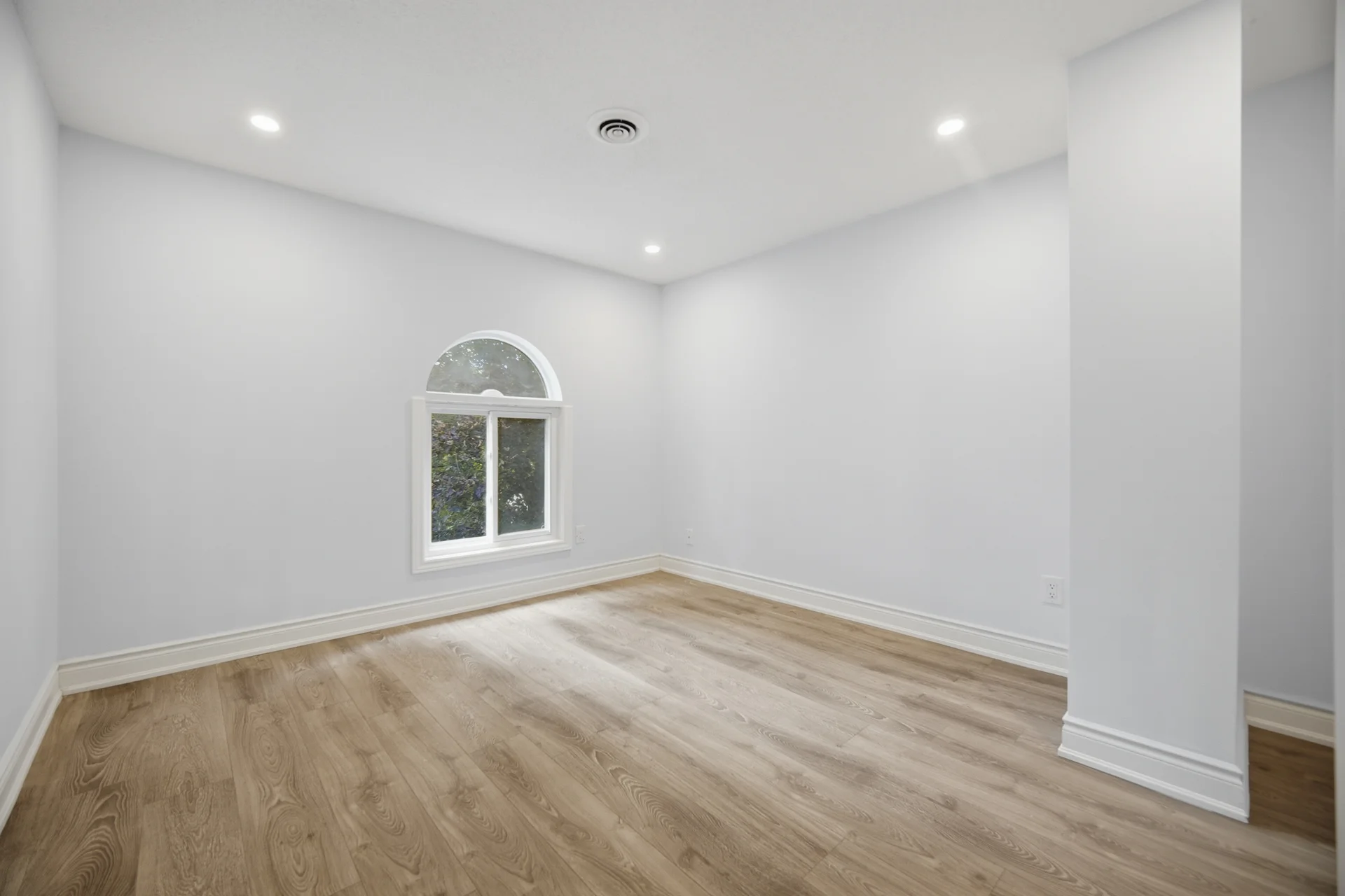 731 Elgin Street North, Cambridge - photo 26