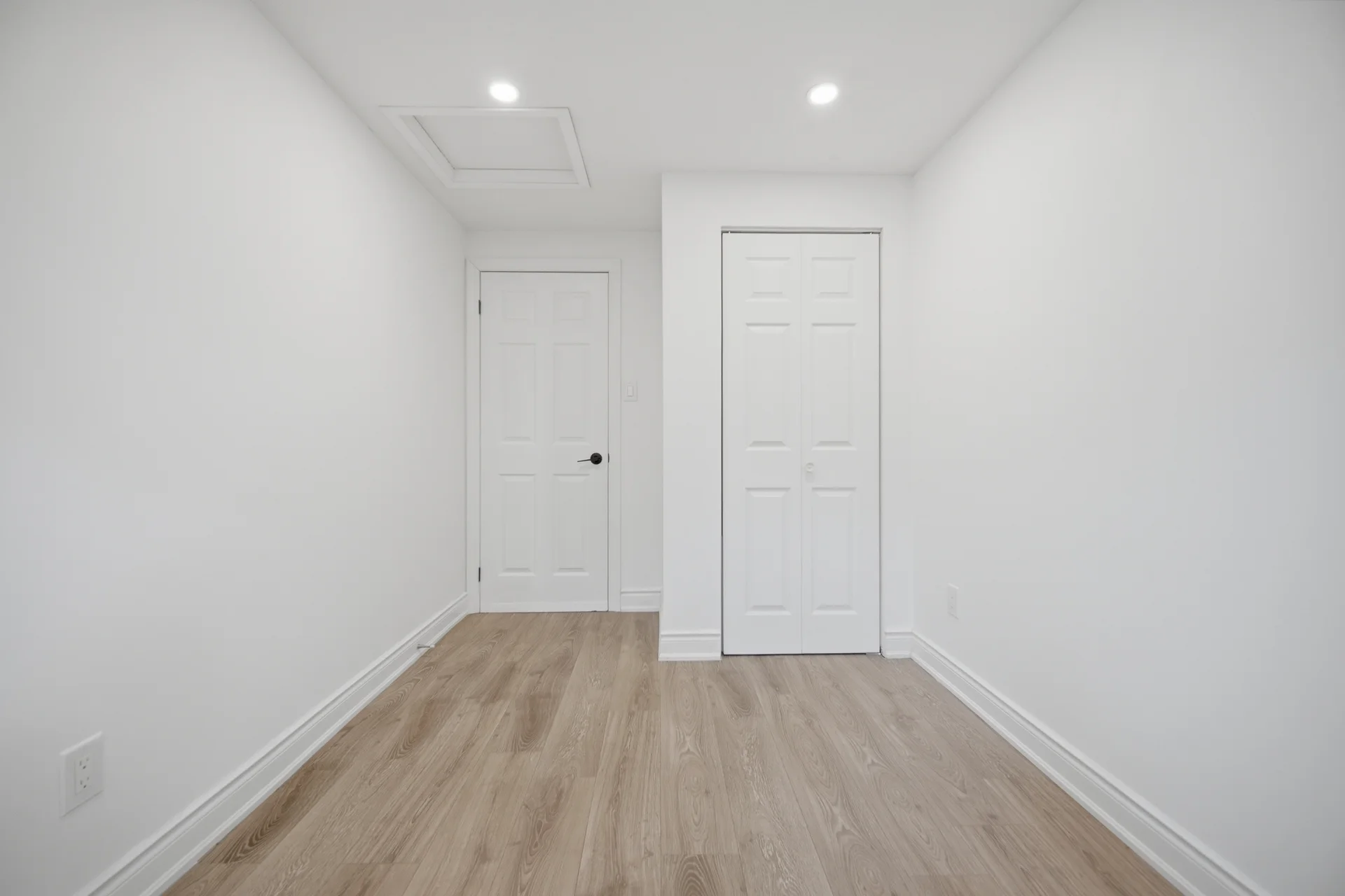 731 Elgin Street North, Cambridge - photo 29