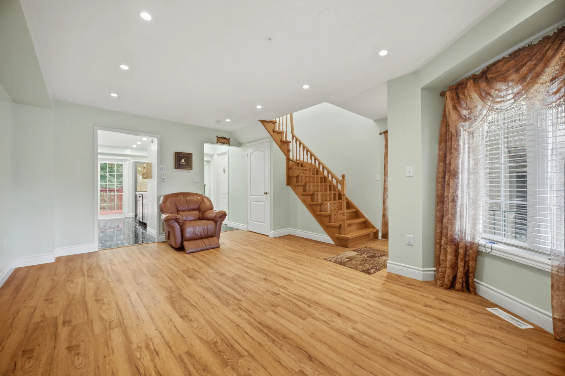 213 Fernforest Drive, Brampton - photo 10