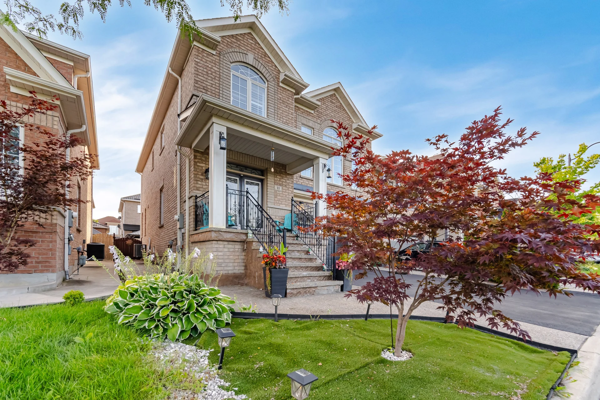 3693906