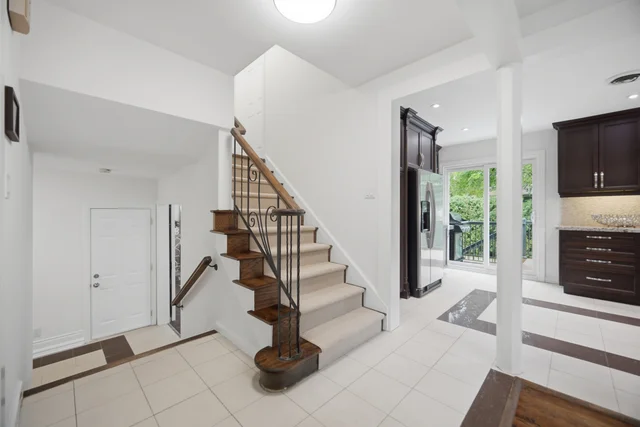3490 Rexway Drive, Burlington - photo 31