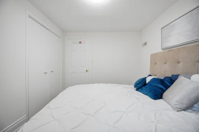 3490 Rexway Drive, Burlington - photo 37