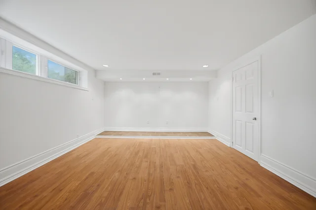 3490 Rexway Drive, Burlington - photo 46