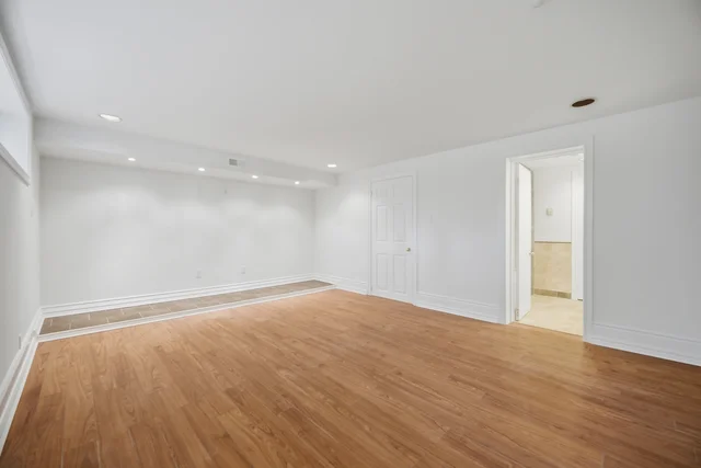 3490 Rexway Drive, Burlington - photo 48
