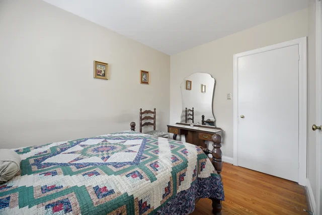 8 Woolton Crescent, North York - photo 17