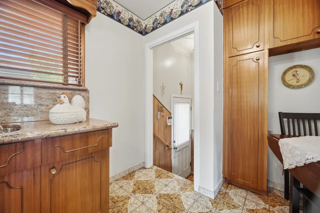 8 Woolton Crescent, North York - photo 21