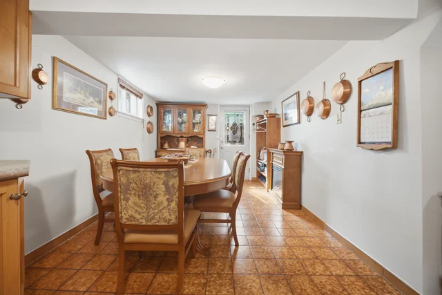 8 Woolton Crescent, North York - photo 27