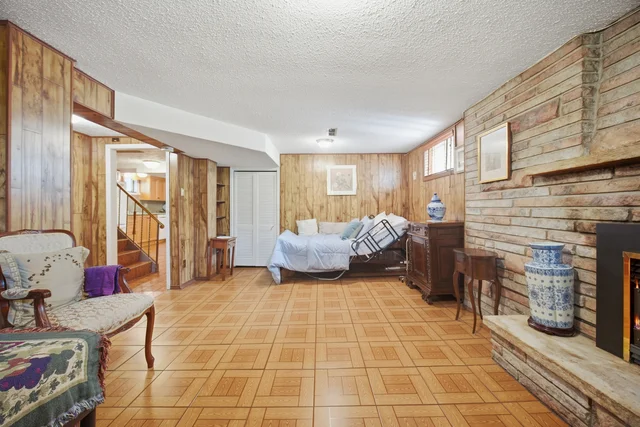8 Woolton Crescent, North York - photo 29