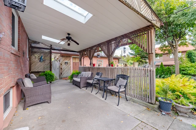 8 Woolton Crescent, North York - photo 36