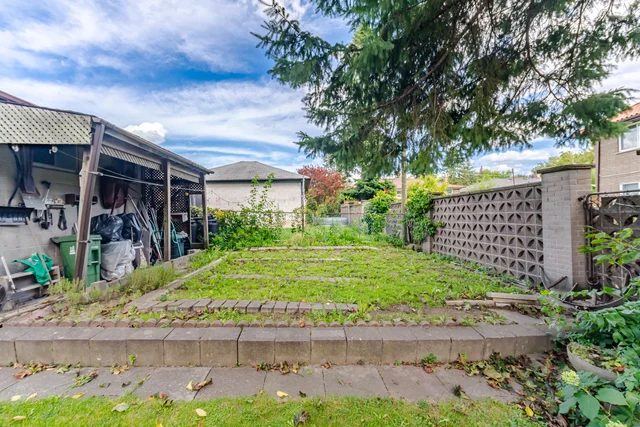 8 Woolton Crescent, North York - photo 39