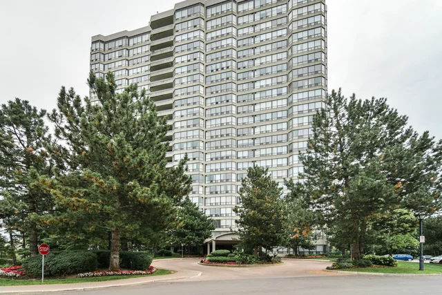 #1610-24 Hanover Road, Brampton