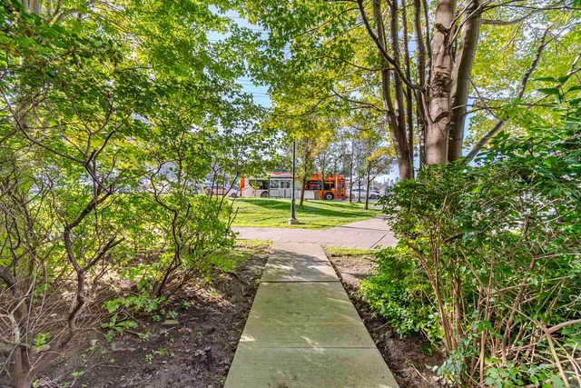 #122-3888 Duke of York Boulevard, Mississauga - photo 49