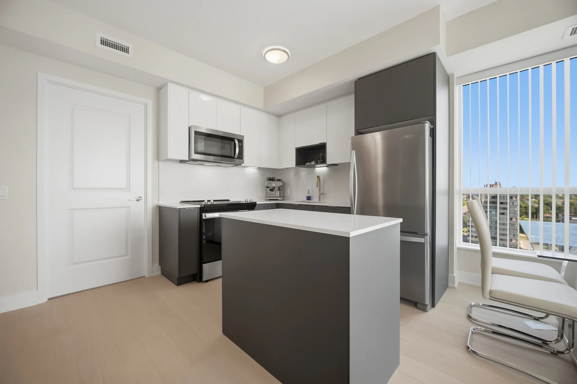 #1309-204 Burnhamthorpe Road East, Mississauga - photo 9
