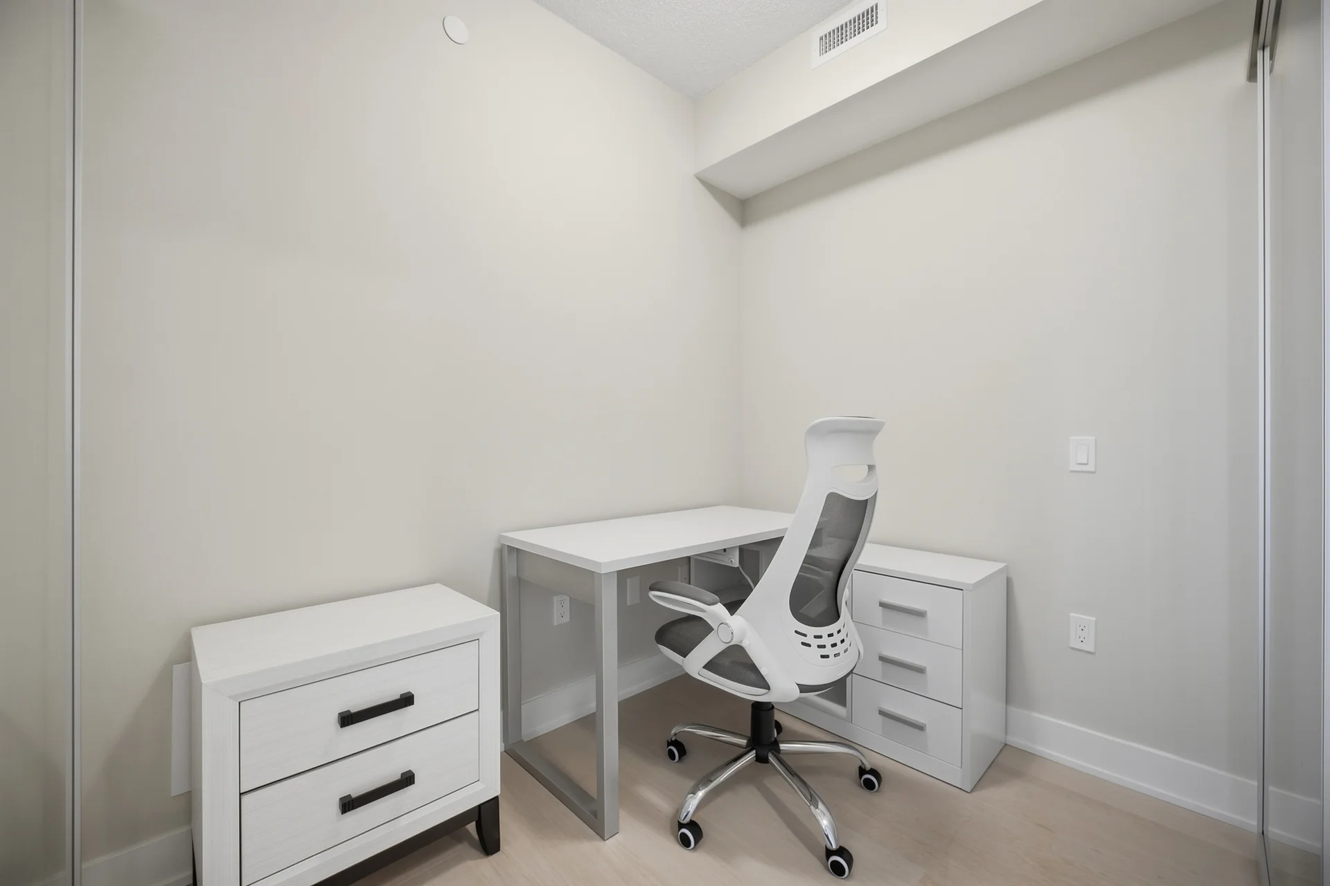 #1309-204 Burnhamthorpe Road East, Mississauga - photo 20