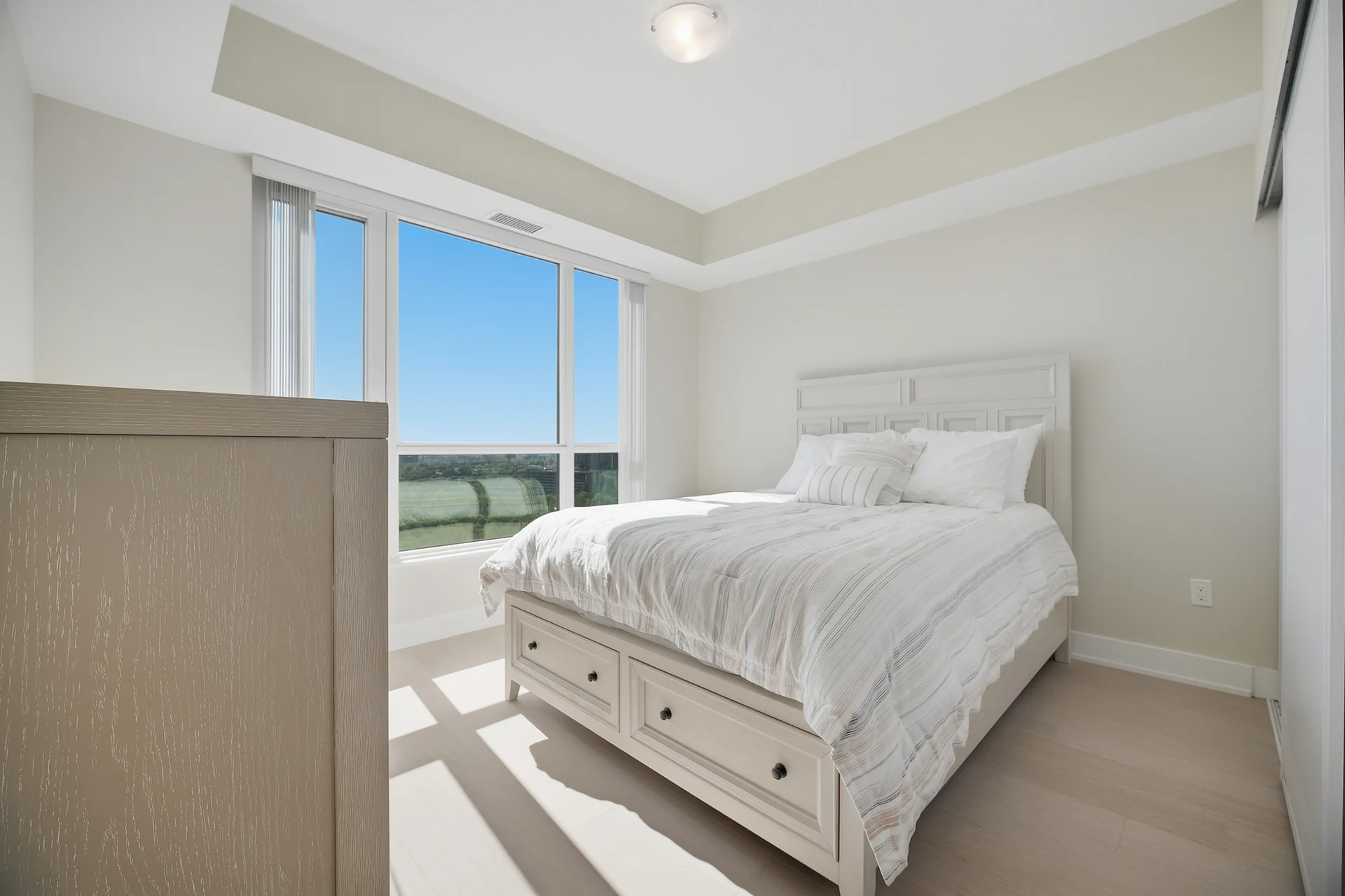 #1309-204 Burnhamthorpe Road East, Mississauga - photo 24