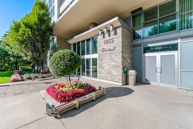 #1501-1055 Southdown Road, Mississauga - photo 2